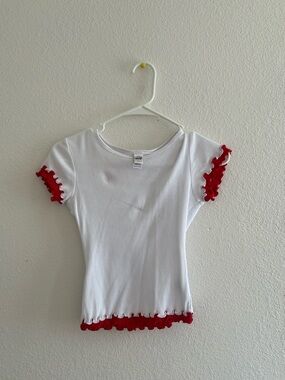 Kavio White Short Sleeve Tee with Red Ruffle Trim